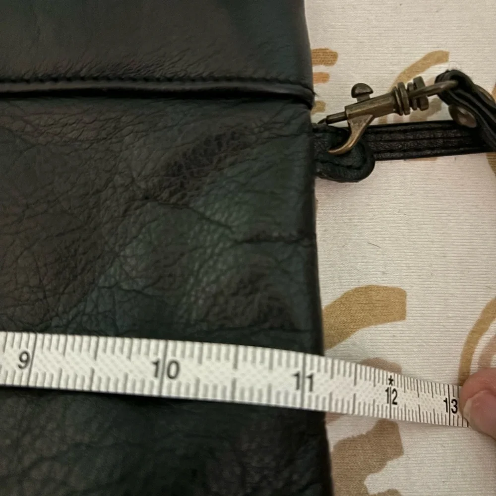 Aigner Vintage Dark Navy Clutch with‎ Shoulder Strap Medallion Womens Handbag